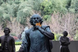 Read more about the article 50+ Timeless Shakespeare Quotes That Still Speak to Us Today