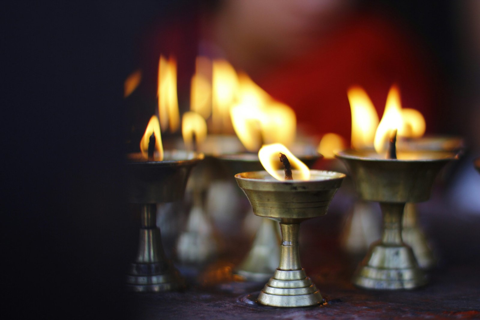 You are currently viewing 40+ Profound Hindu Quotes on Life, Karma, Dharma, and the Divine