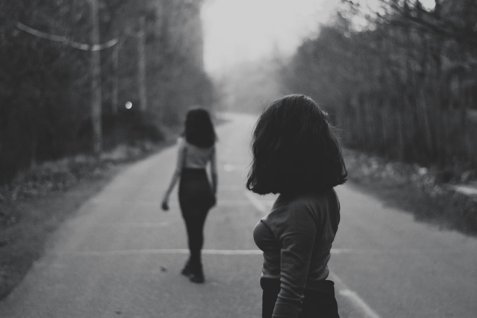 You are currently viewing 35 Jealousy Quotes: Eye-Opening Sayings About Envy and Insecurity