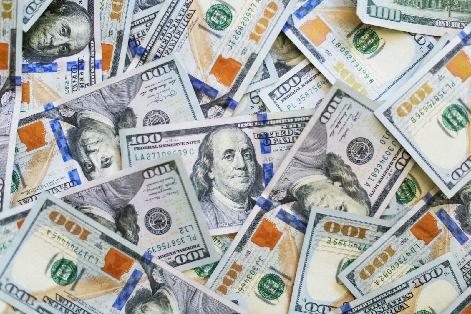 You are currently viewing 30+ Money Quotes: Powerful Sayings About Wealth, Success, and Financial Wisdom