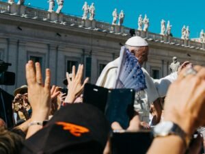 Read more about the article 35+ Inspiring Pope Quotes on Faith, Love, Peace, and Humanity