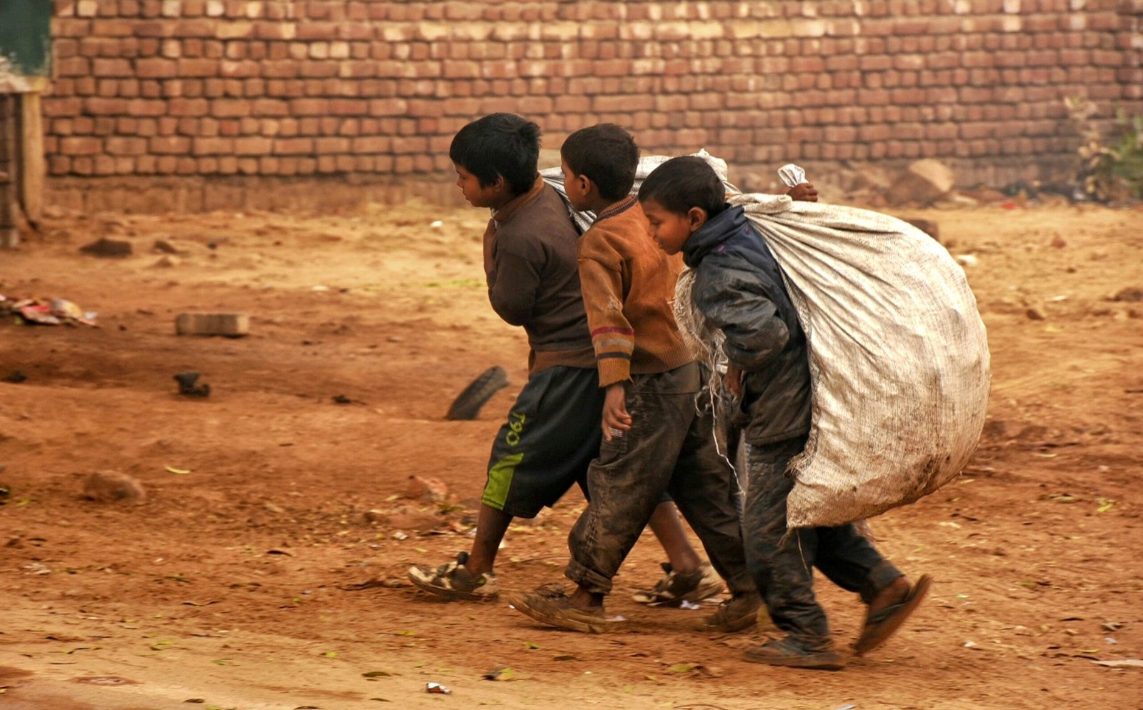 You are currently viewing 30+ Poverty Quotes That Expose the Harsh Truth and Inspire Change