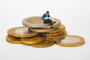 Read more about the article 35+ Rich Quotes: About Wealth, Abundance, and True Prosperity