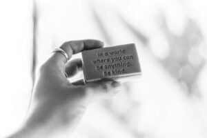 Read more about the article 40 Short Quotes: Small Sentences That Carry Big Wisdom