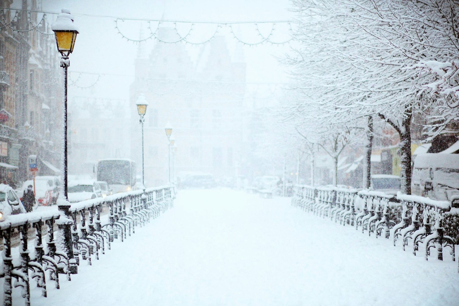 You are currently viewing 30+ Winter Quotes to Embrace the Chill and Find the Magic