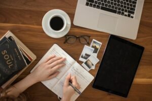 Read more about the article 40 Writing Quotes to Inspire Your Inner Author