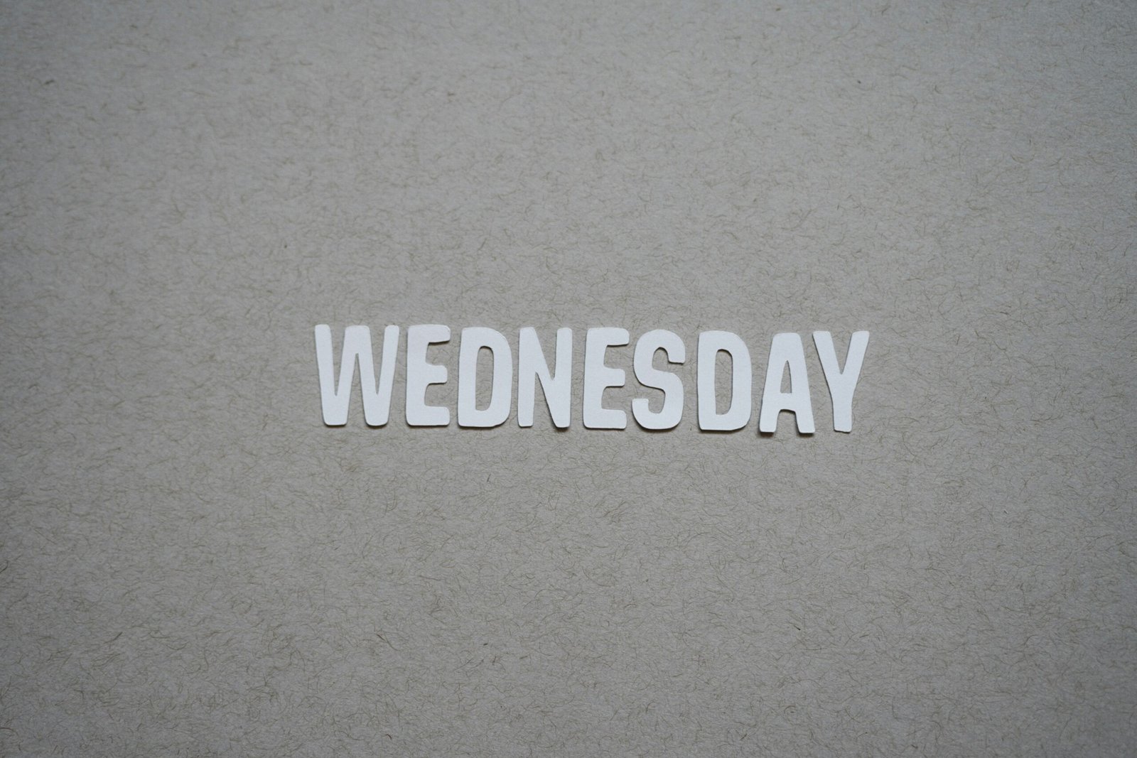 You are currently viewing Wednesday Motivation Quotes: 30+ Inspiring Sayings to Power Through the Week